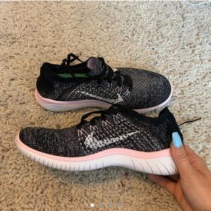 Nike free RN fly knit womens running shoe / tennis shoes